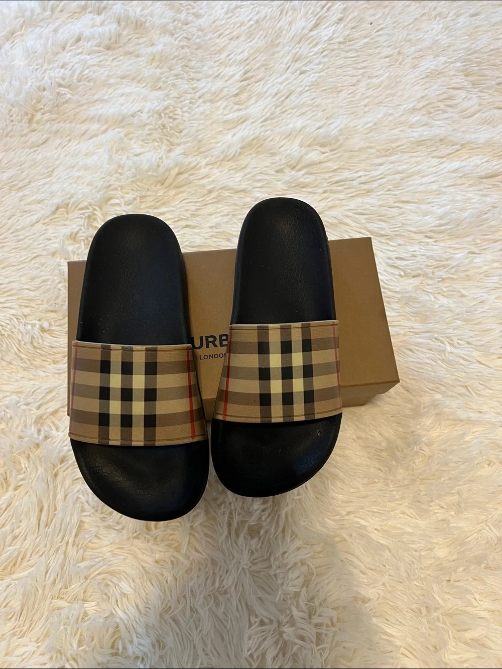 Burberry kids good sandals